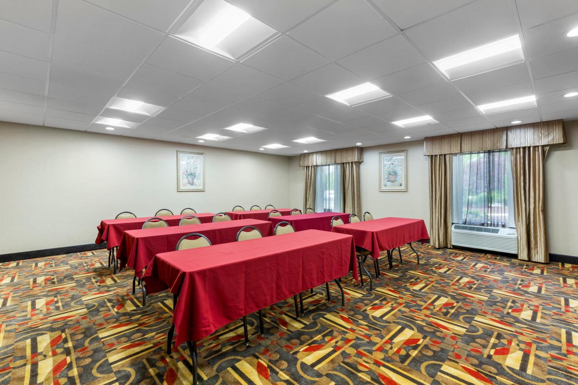 Comfort Inn, Cleveland South - Richfield Екстериор снимка