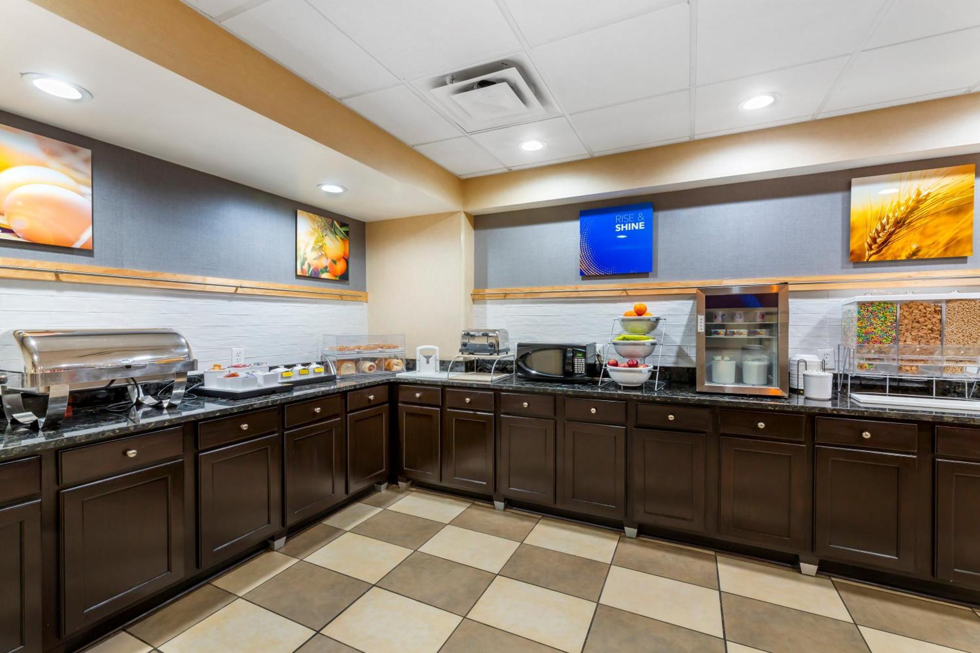 Comfort Inn, Cleveland South - Richfield Екстериор снимка